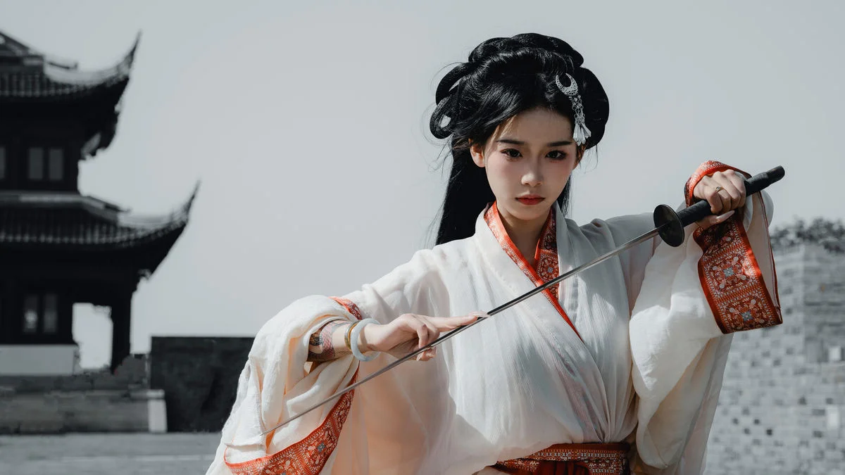 A Timeless Echo of Wuxia: Xiao Xong’s Ethereal Sword Dance