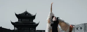 A Timeless Echo of Wuxia: Xiao Xong’s Ethereal Sword Dance - image 17