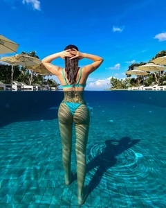 The Timeless Elegance of Huyen Luong: A Portrait of Modern Vietnamese Beauty - image 1
