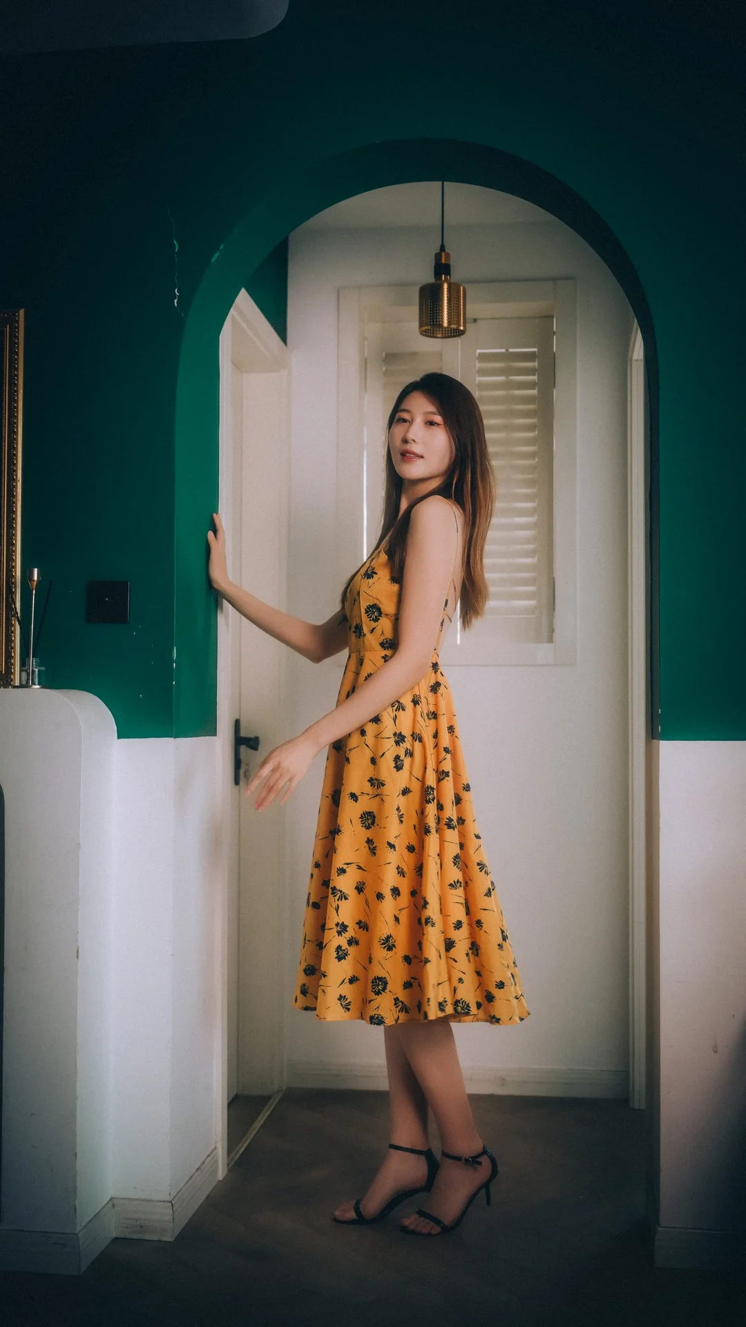 Subtle Grace: YiTuYu Art Language Vol.4992 Featuring Xiao Xiao