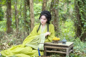 YiTuYu Art Language Vol.7320 Featuring Miao Su Su: Elegant Portrait Photography - image 32