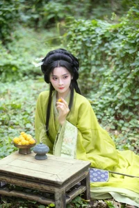 YiTuYu Art Language Vol.7320 Featuring Miao Su Su: Elegant Portrait Photography - image 9