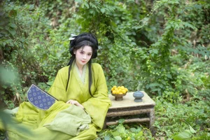 YiTuYu Art Language Vol.7320 Featuring Miao Su Su: Elegant Portrait Photography - image 13