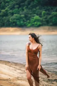YiTuYu Vol.8807 Kai Li: Graceful Elegance Amidst Rippling Waters - image 11
