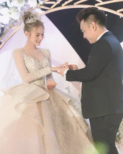 Xoài Non: The 22-Year-Old Fashion Icon and Her High-Profile Celebrity Marriage - image 4