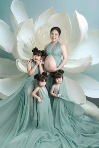 Stunning Maternity Style: Vietnamese Celebrities Embrace the Pregnancy Glow - image 3