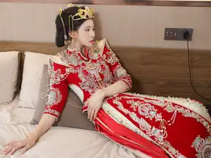 Li Shuang Er: Traditional Beauty in Vibrant Xiùhéfú from XiuRen model Part01 - image 7