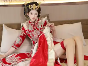 Li Shuang Er: Traditional Beauty in Vibrant Xiùhéfú from XiuRen model Part01 - image 24