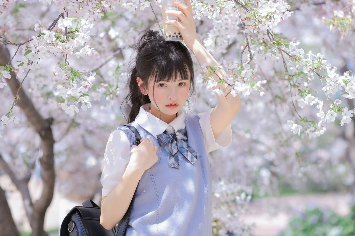 Pure Youthful Vibes with Zhuo Dao Yi Zhi Su Su in YiTuYu Vol.8890