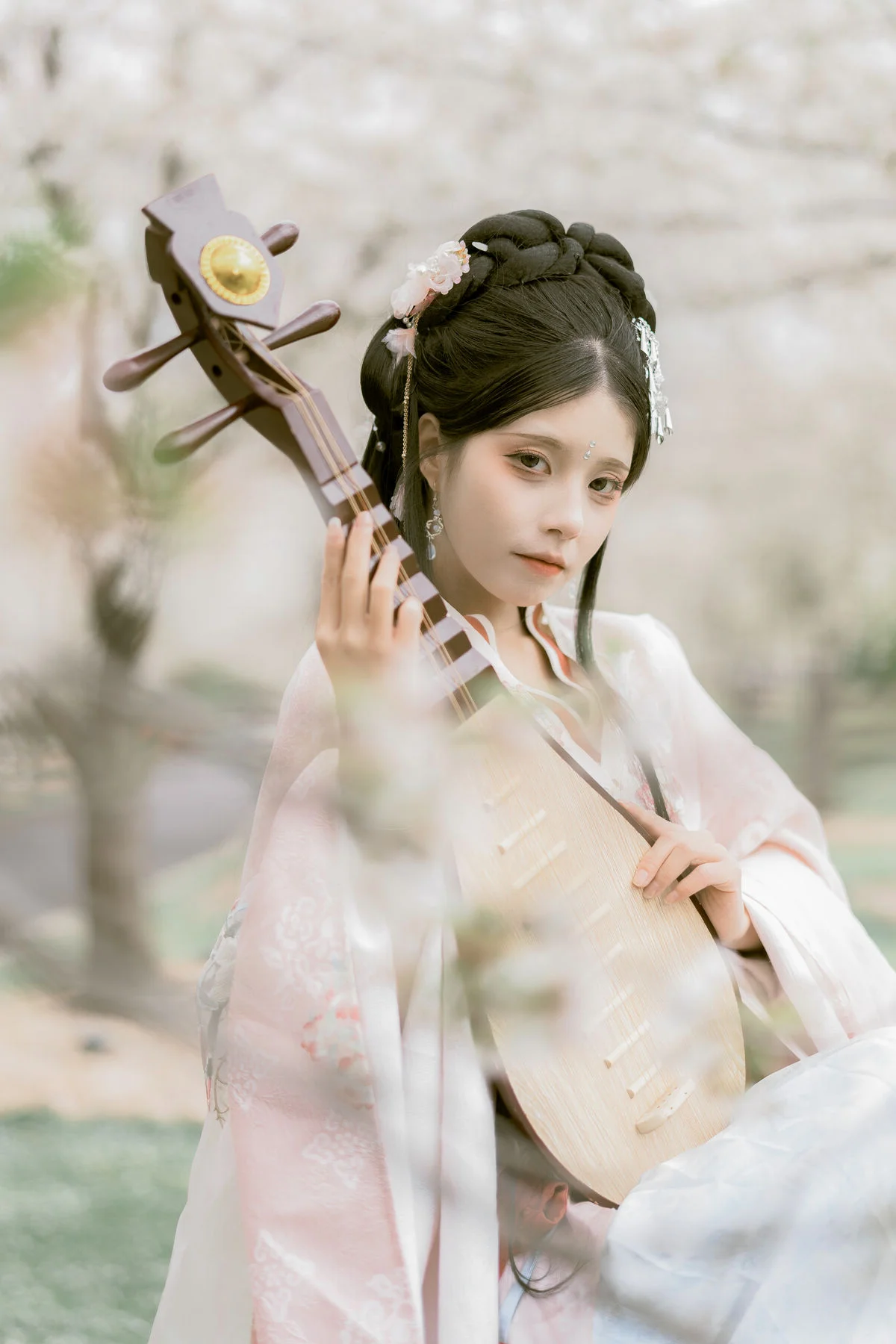 Eternal Spring Elegance - YiTuYu Art Language Vol.8886 Gu Yan Yi