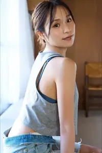 Discover Ayaka Hidari's Pure Charm in Left Vol.2: A Captivating Glimpse of Japanese Beauty - image 9