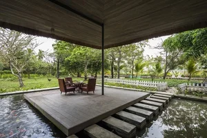 Architectural Marvel: Exploring the Stunning Thatched-Roof Villa Surrounded by Water in Long An - image 6