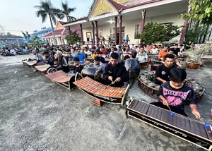 Soc Trang Record: 200 Artisans Perform Traditional Khmer Pentatonic Music - image 0