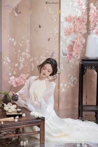 Pure Elegance: The Ethereal Beauty of Silk and Tradition - image 4