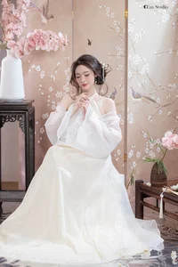 Pure Elegance: The Ethereal Beauty of Silk and Tradition - image 6