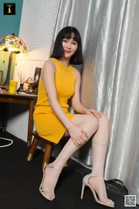 IESS Miao: White Silk and Leg Chain Style Guide for Modern Fashion Enthusiasts - image 67