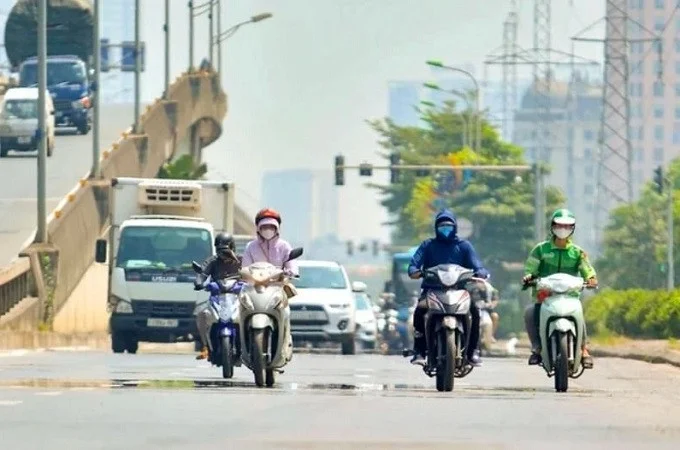 Balancing Growth: Boosting Tourism and Consumption while Solving Traffic Congestion