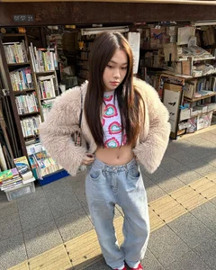 Top 3 Vietnamese Fashion Influencers Redefining Gen Z Style and Streetwear Trends - image 12