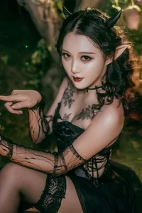 YiTuYu Art Language Vol.5853: Exploring Artistic Portraiture with Model Ge Ge - image 10