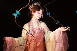 Modern Aesthetics: A Deep Dive into Art Language Vol.5823 Featuring Bu Ke Ai De He He Miao - image 1