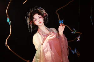 Modern Aesthetics: A Deep Dive into Art Language Vol.5823 Featuring Bu Ke Ai De He He Miao - image 10