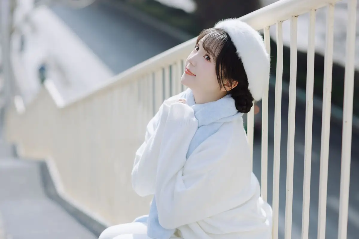 Discover YiTuYu Vol.8625: Yu Pao Pao's Gentle Charm in Warm Winter Sun