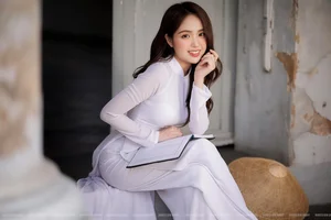 The Captivating Beauty of Le Phuong Anh: A Rising Star in Vietnam's Fashion Scene - image 43