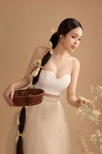 The Captivating Beauty of Le Phuong Anh: A Rising Star in Vietnam's Fashion Scene - image 46