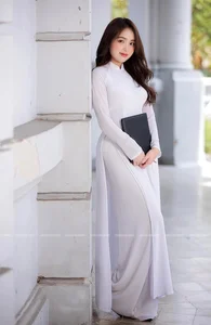The Captivating Beauty of Le Phuong Anh: A Rising Star in Vietnam's Fashion Scene - image 39