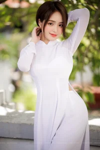 The Captivating Beauty of Le Phuong Anh: A Rising Star in Vietnam's Fashion Scene - image 5