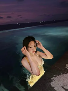 The Captivating Beauty of Le Phuong Anh: A Rising Star in Vietnam's Fashion Scene - image 32