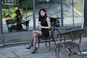 Jiaye Classic Red and Black Fashion Series IESS Photography - image 0