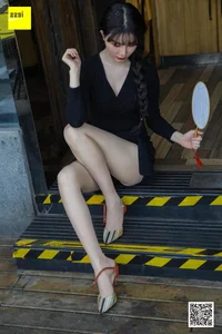Miao Jie Under the Sun: Radiant Outdoor Portraiture by IESS - image 4