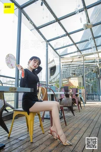 Miao Jie Under the Sun: Radiant Outdoor Portraiture by IESS - image 31