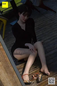 Miao Jie Under the Sun: Radiant Outdoor Portraiture by IESS - image 7