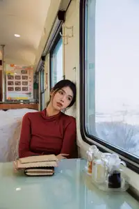 YiTuYu Vol.8622 He Zi: A Muse Bathed in Dreamy Golden Light - image 19