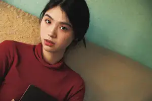 YiTuYu Vol.8622 He Zi: A Muse Bathed in Dreamy Golden Light - image 20