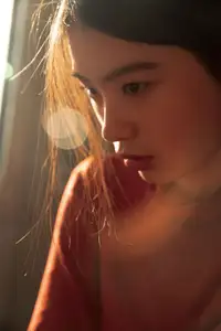 YiTuYu Vol.8622 He Zi: A Muse Bathed in Dreamy Golden Light - image 3