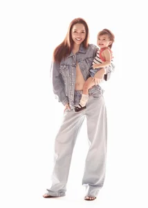 Bao Anh and Daughter’s Adorable Matching Outfits: A Guide to Modern Mother-Daughter Celebrity Fashion - image 6