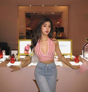 Bold Fashion Trends and Influencer Style: Embracing Confidence Through Edgy Modern Streetwear - image 9