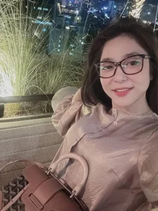 Singer Ha Thanh Xuan Radiates Confidence and Glamour After Parting Ways - image 0