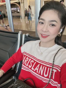 Singer Ha Thanh Xuan Radiates Confidence and Glamour After Parting Ways - image 1