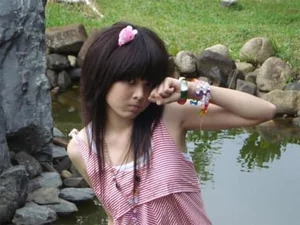 Nostalgic Cringe: Revisiting the 'Cool Kid' Fashion Trends That Defined an Era - image 0
