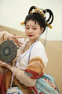 Graceful Portraiture: YiTuYu Art Language Vol.7631 featuring Sun Wan Qian - image 6