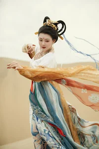 Graceful Portraiture: YiTuYu Art Language Vol.7631 featuring Sun Wan Qian - image 20