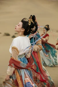 Graceful Portraiture: YiTuYu Art Language Vol.7631 featuring Sun Wan Qian - image 14