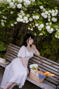 Dreamy Hydrangea Garden Cosplay: Aesthetic Floral Photoshoot by Pi Pi Nai Ke Ke Ai Le La featuring Soft Pastel Summer Vibes - image 14