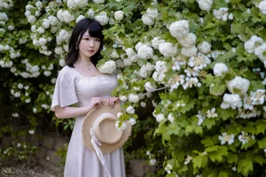 Dreamy Hydrangea Garden Cosplay: Aesthetic Floral Photoshoot by Pi Pi Nai Ke Ke Ai Le La featuring Soft Pastel Summer Vibes - image 8