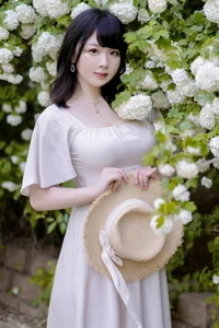 Dreamy Hydrangea Garden Cosplay: Aesthetic Floral Photoshoot by Pi Pi Nai Ke Ke Ai Le La featuring Soft Pastel Summer Vibes - image 5