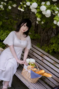 Dreamy Hydrangea Garden Cosplay: Aesthetic Floral Photoshoot by Pi Pi Nai Ke Ke Ai Le La featuring Soft Pastel Summer Vibes - image 3